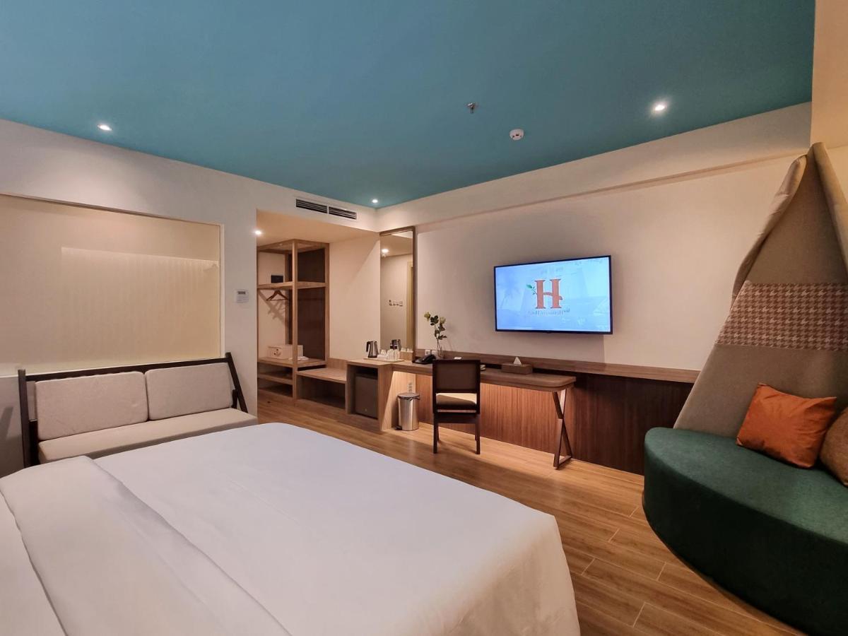 Hemangini Hotel Bandung Exteriör bild