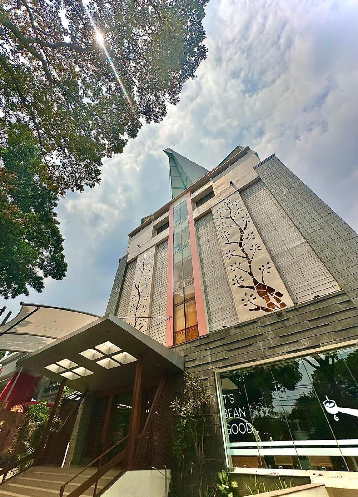 Hemangini Hotel Bandung Exteriör bild