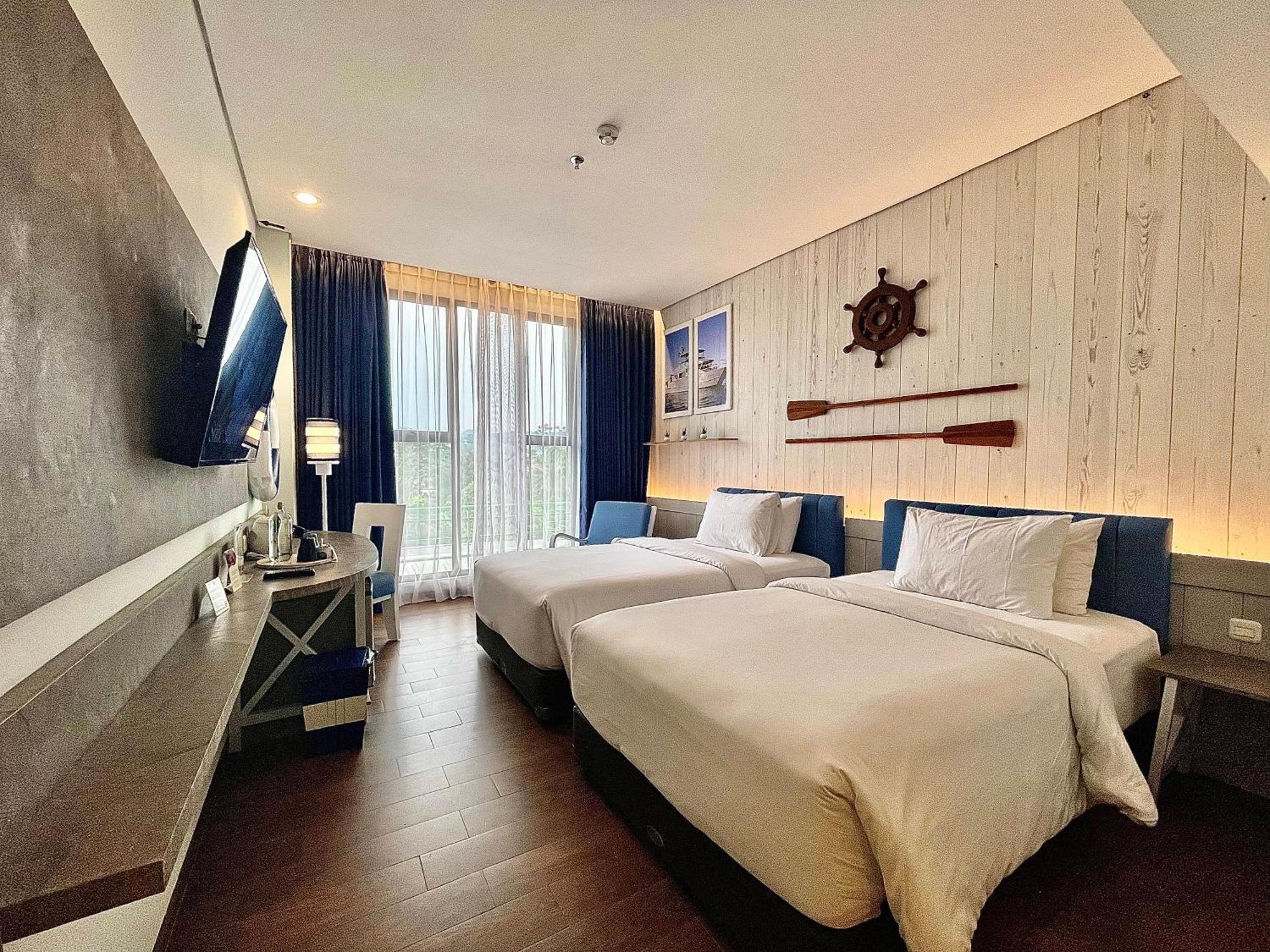 Hemangini Hotel Bandung Exteriör bild